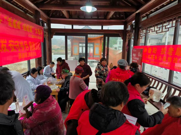 600浙江丽水：反邪新风润乡野 温情村晚暖民心图片1_副本.jpg